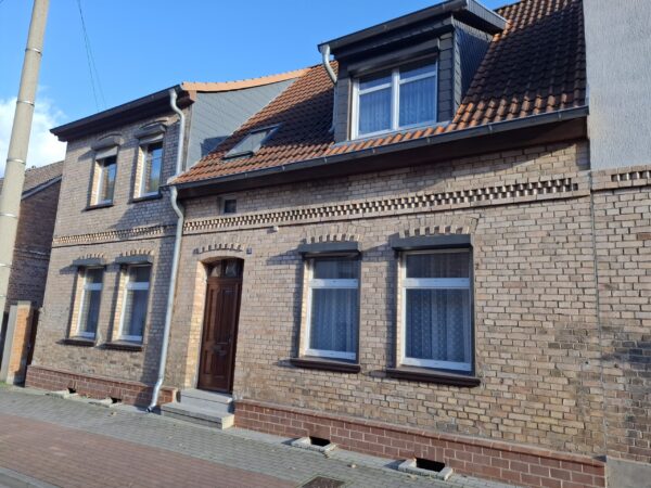 OBJEKT IST RESERVIERT Hettstedt: Haus mit Garten in der Molmecker Straße zu verkaufen!