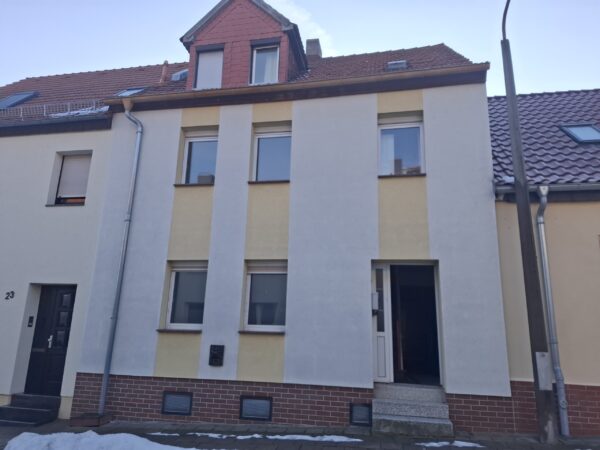 Sandersleben: Reihenhaus mit Garten in ruhiger Wohnlage zu verkaufen!