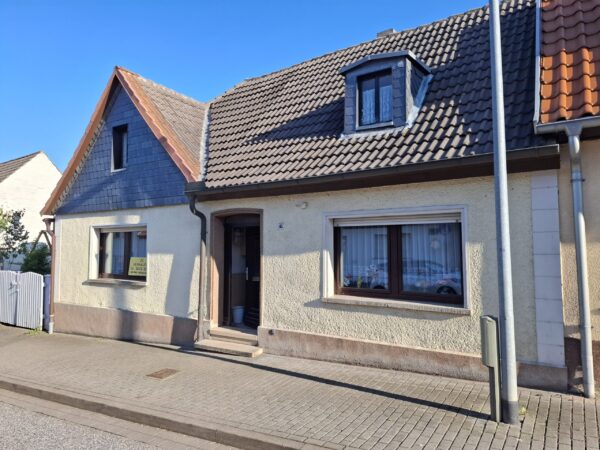 Hettstedt Lange Straße 45 – Haus mit kleinem Garten ab 5 T€ zu erwerben!