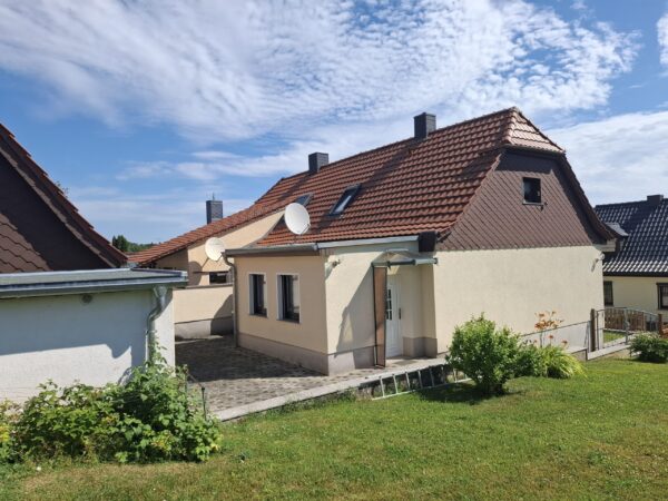 Ahlsdorf OT Ziegelrode: gepflegtes Haus mit Pool in sonniger Lage zu verkaufen!