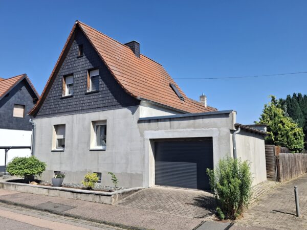 Klostermansfeld: Einfamilienhaus mit Garten in sonniger Lage zu verkaufen!